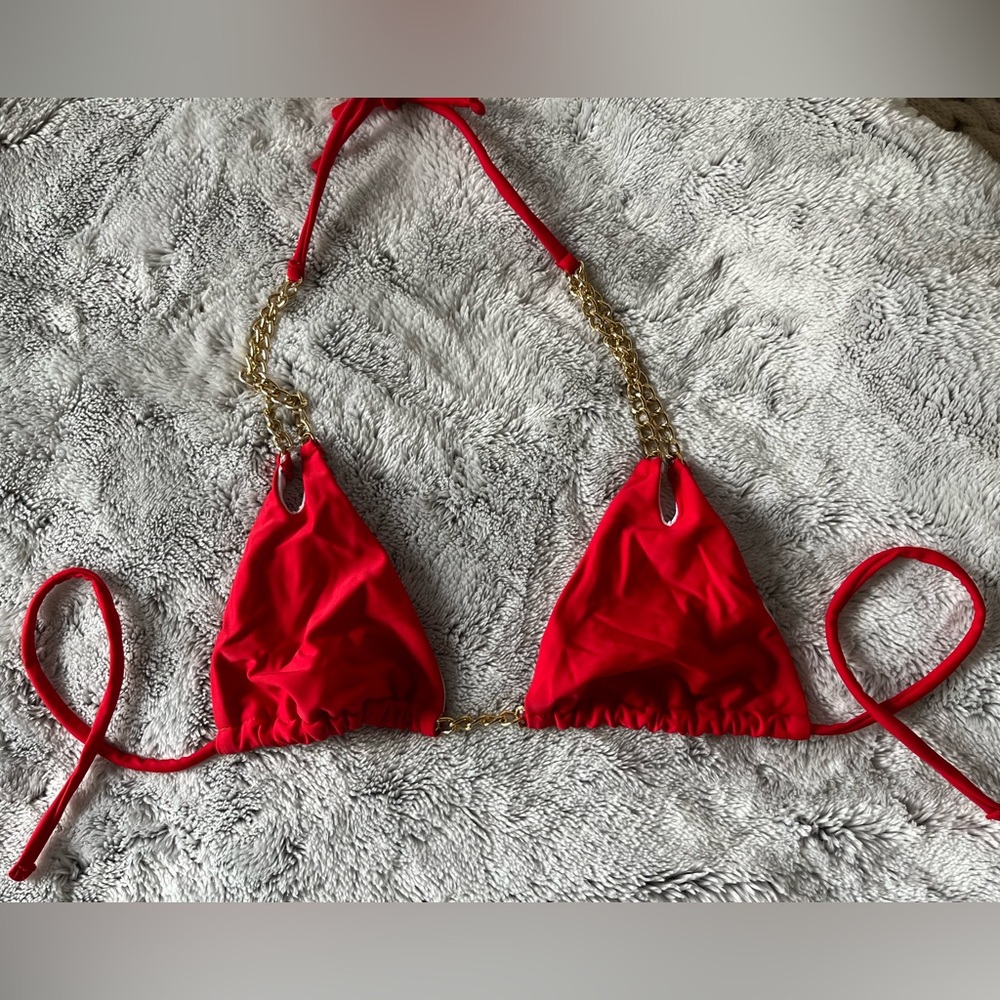 ❤️🔥 (SOLD) • SHEIN • red/gold chain bikini ❤️🔥 - Picture 3 of 5